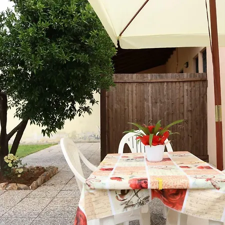 Holiday home Il Giardino Di Mela Collemeto